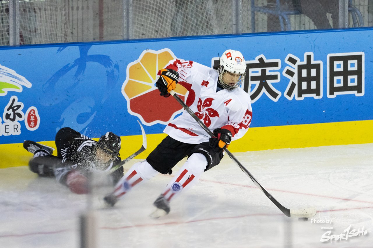 冰球隊戰敗東道主內蒙古